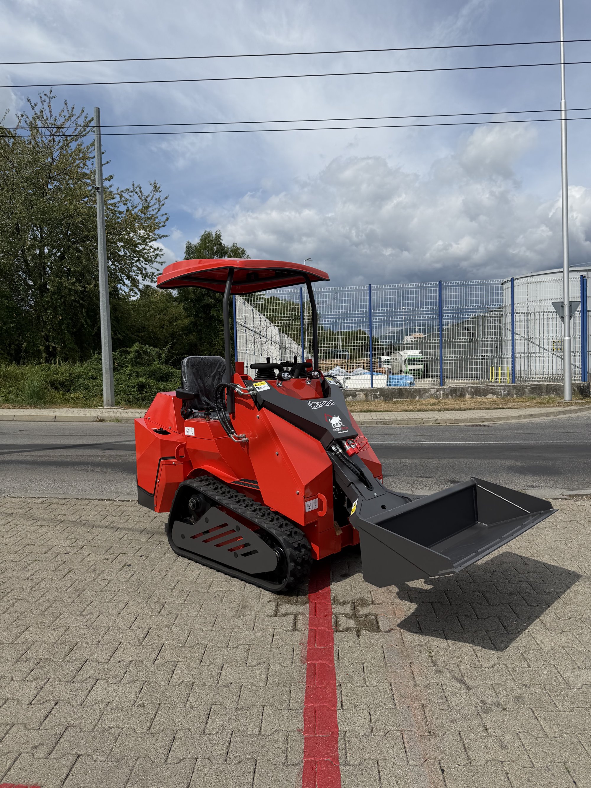 Šmykom riadený nakladač TOROS TRS480X