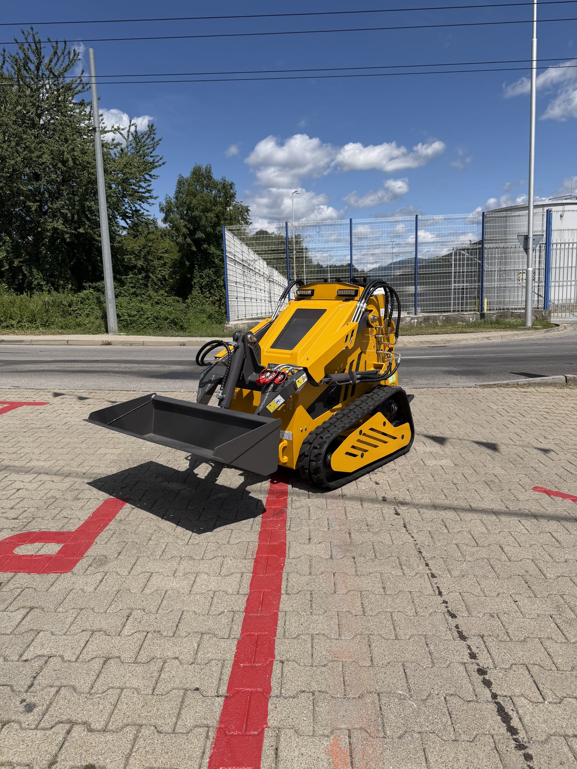 Šmykom riadený nakladač HUAYEE HY480ZC3
